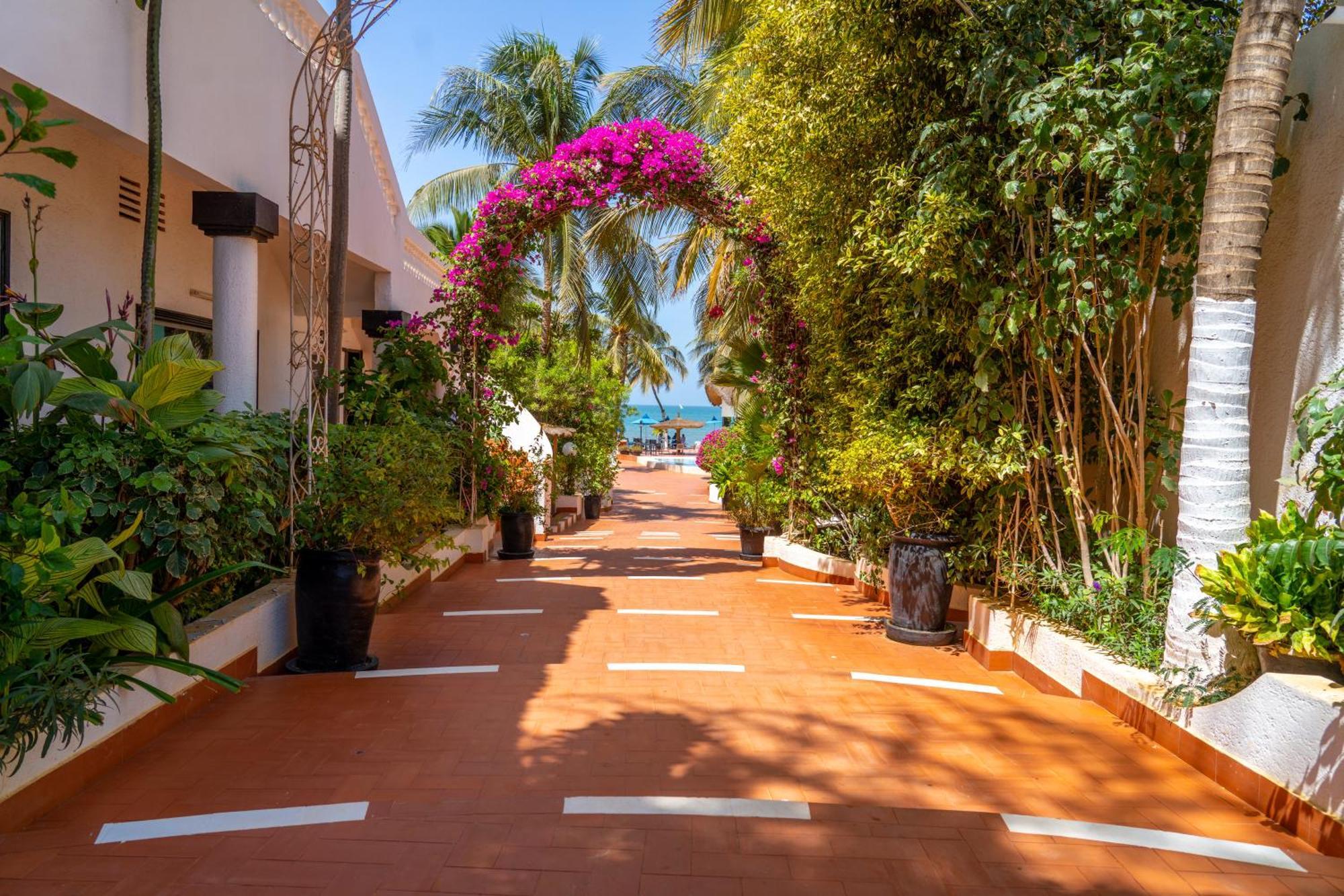 Hotel Africa Queen โซโมน ภายนอก รูปภาพ